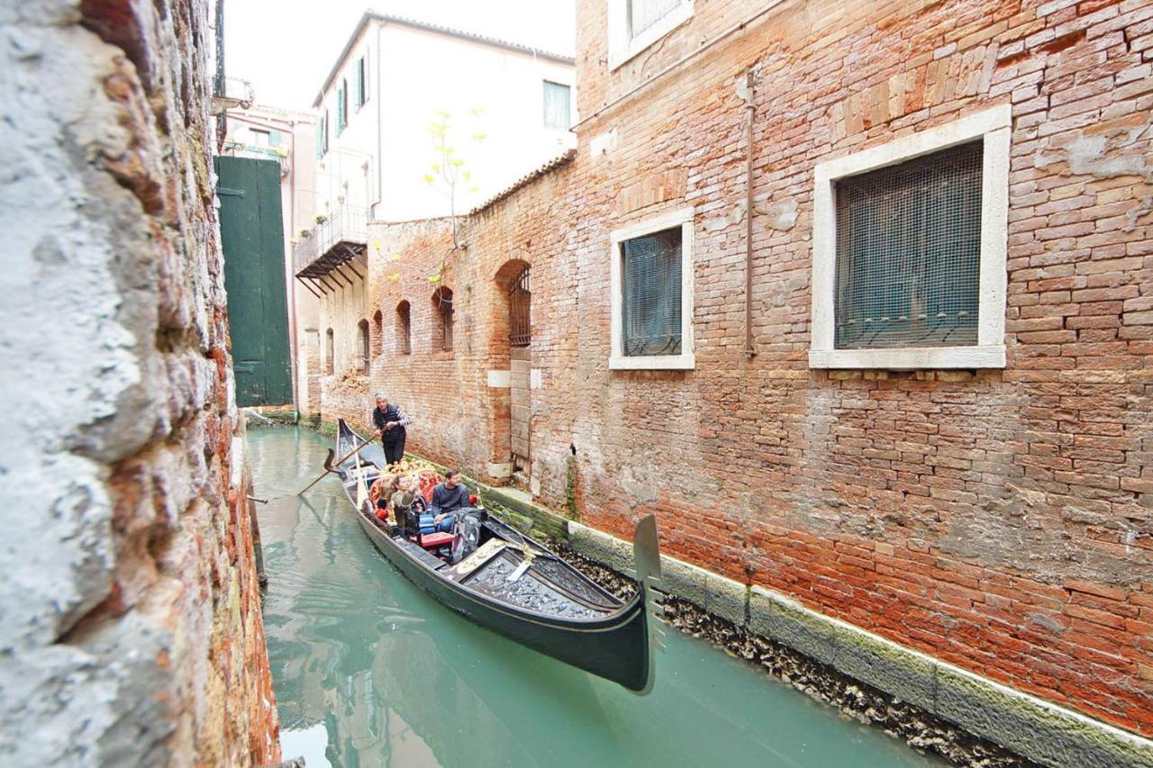 Gondola View Apartment Venezia Eksteriør bilde