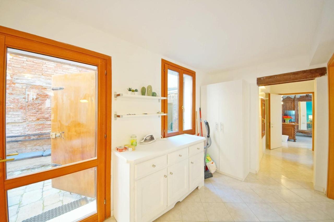 Gondola View Apartment Venezia Eksteriør bilde